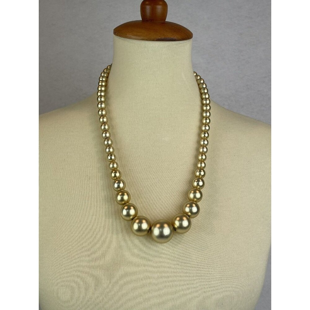 Vintage Chunky Simulated Baroque Style Graduated Pearl Necklace Pink